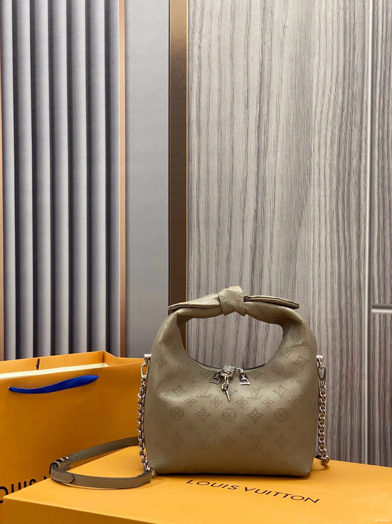Cheap PM KNOT LOUIS VUITTON WHY 0717